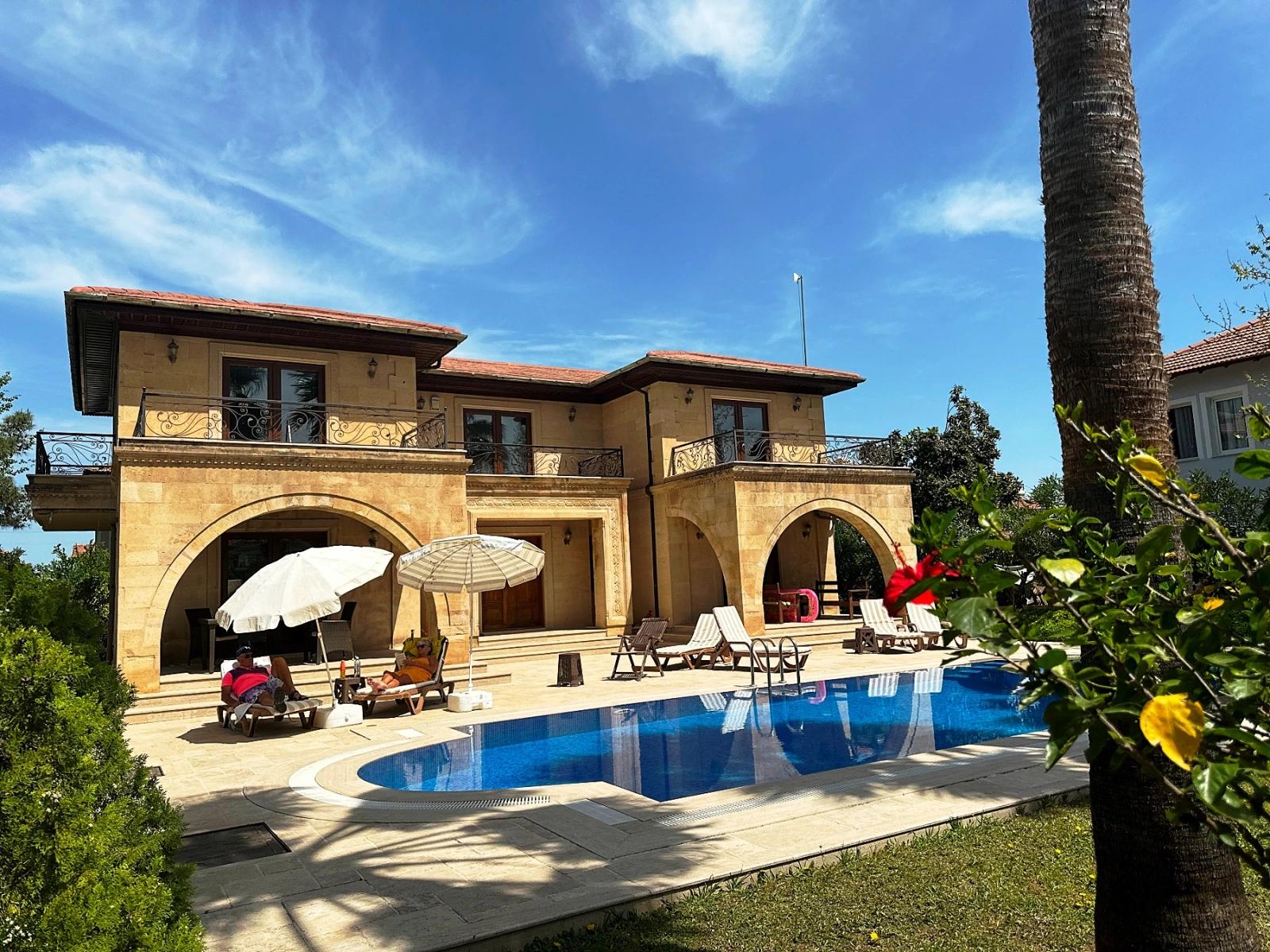 Eine Unvergleichliche, Palastartige Villa Im Herzen Von Dalyan.