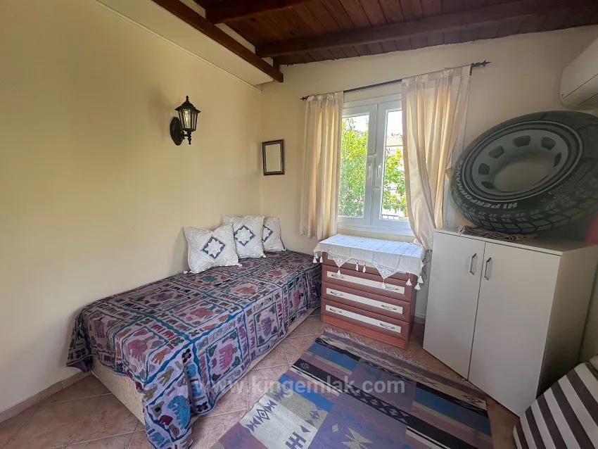 In Gülpınar Mit Bergpanorama Und Zu Fuß Erreichbar Zum Stadtzentrum Freistehende Villa