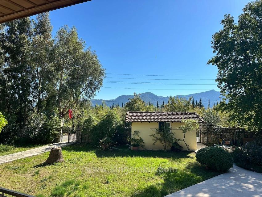 Traditioneller Bungalow (3+1 Schlafzimmer) Mit Privatem Pool Und Blick Auf Montenegro – Langzeitmiete