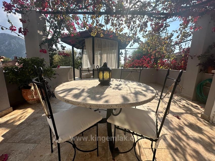 Einzigartige Mediterrane Villa Mit Separatem Apartment