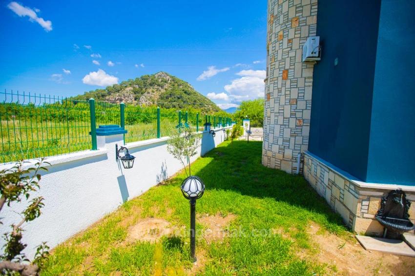 Stilvolle Und Komplett Renovierte Privatvilla Mit Blick Auf Montenegro – Memphis Blue