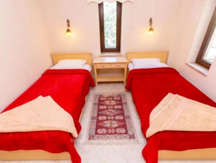 Eine Elegante Bergvilla Inmitten Unberührter Natur.