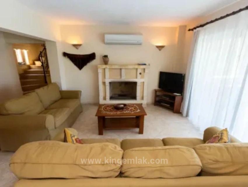 Eine Elegante Bergvilla Inmitten Unberührter Natur.