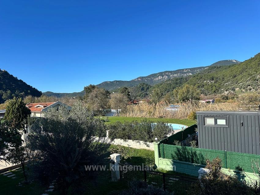 King’s Villa Nr. 1 – Exklusiver Lebensstil Mit Flussblick, Eleganz Pur