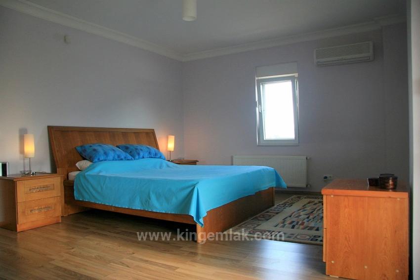 Luxuriöse Naturvilla Auf Einem 6.000 M² Großen Privatgrundstück