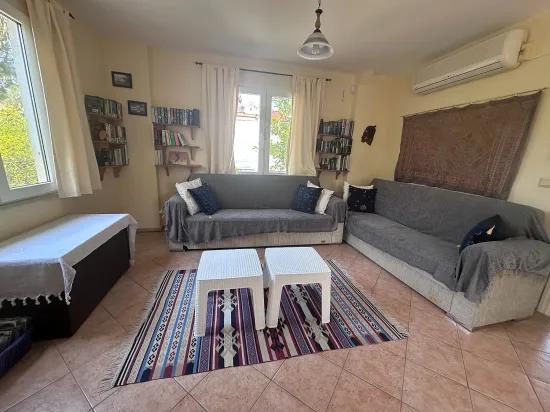 In Gülpınar Mit Bergpanorama Und Zu Fuß Erreichbar Zum Stadtzentrum Freistehende Villa