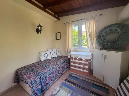 In Gülpınar Mit Bergpanorama Und Zu Fuß Erreichbar Zum Stadtzentrum Freistehende Villa