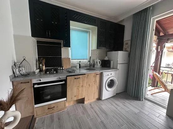 Dalyanda 1. Etage Apartment und geräumiger schöner Garten