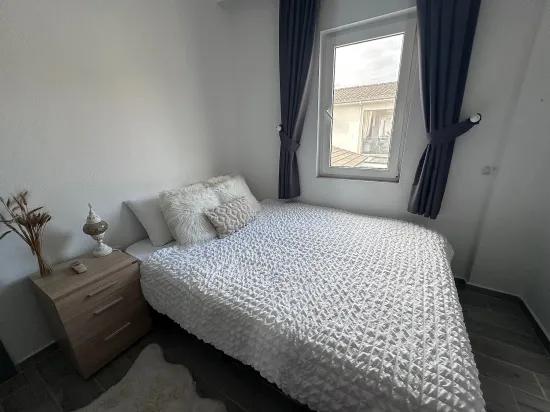 Dalyanda 1. Etage Apartment und geräumiger schöner Garten