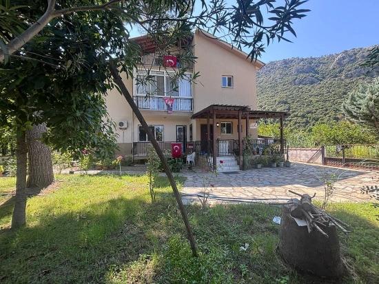 Triplex-villa In Okçular Marmarlı, Dalyan, Umgeben Von Natur