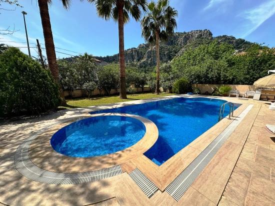 Eine Unvergleichliche, Palastartige Villa Im Herzen Von Dalyan.