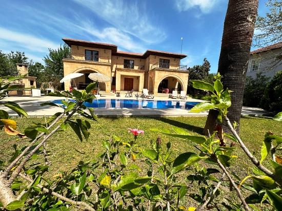 Eine Unvergleichliche, Palastartige Villa Im Herzen Von Dalyan.