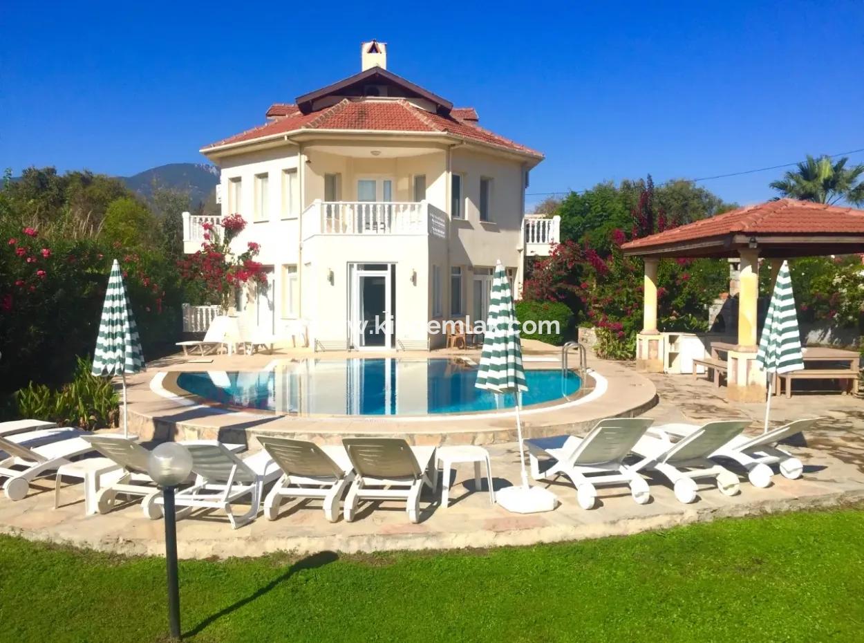 Ein Sechs - Schlafzimmer-Villa In Dalyan Gurpinar Edelstein-Villa .