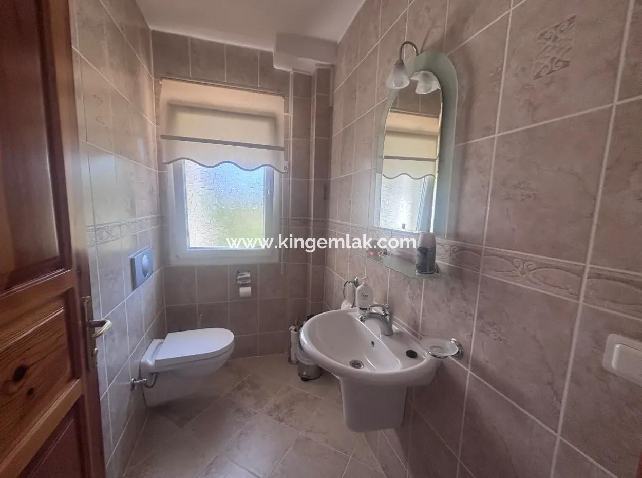 Stunning Villa With Tomb Views