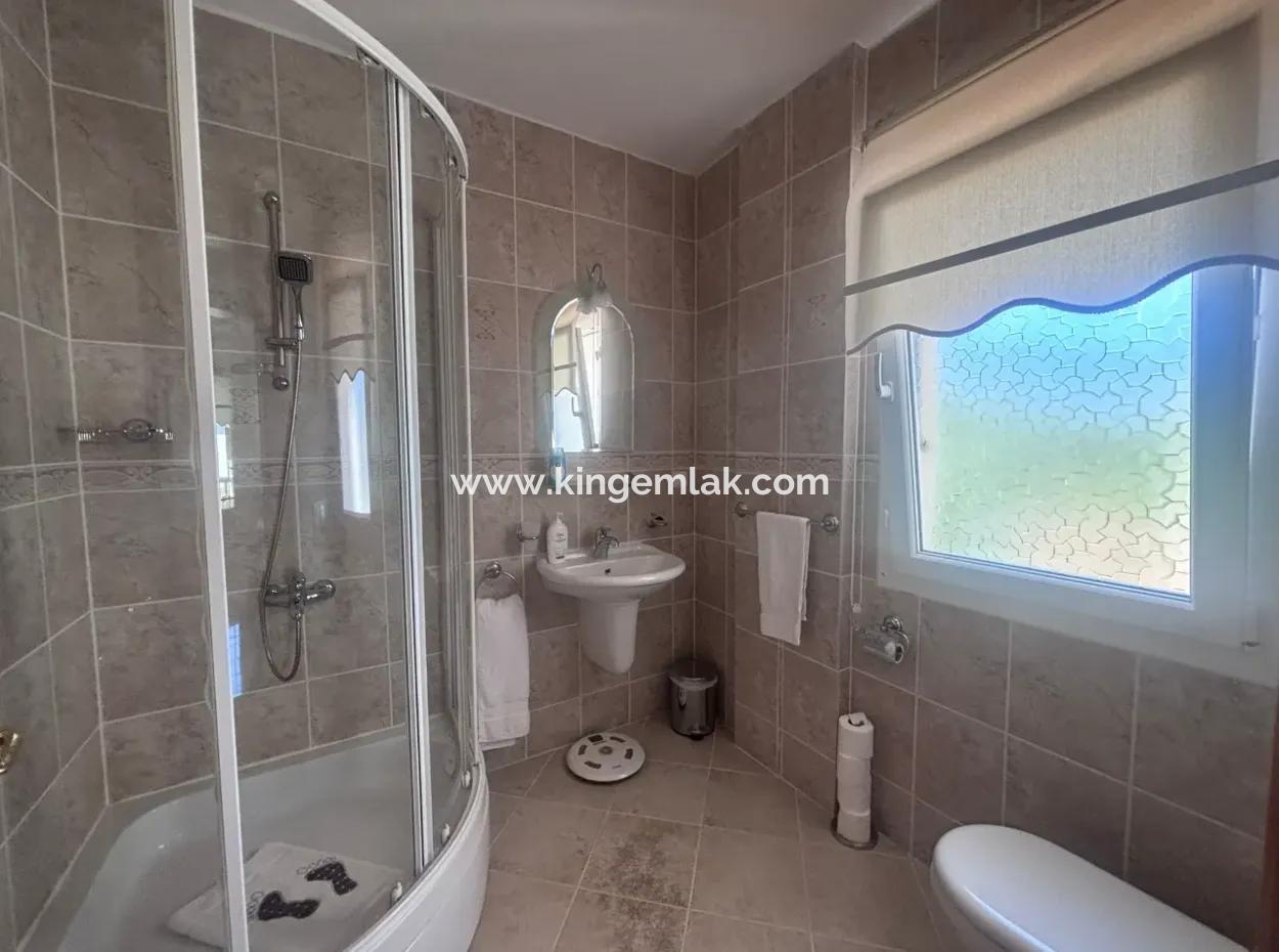 Stunning Villa With Tomb Views