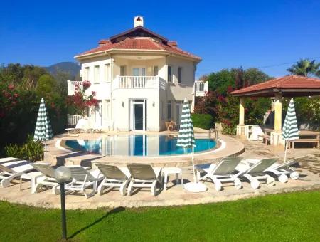 Ein Sechs - Schlafzimmer-Villa In Dalyan Gurpinar Edelstein-Villa .