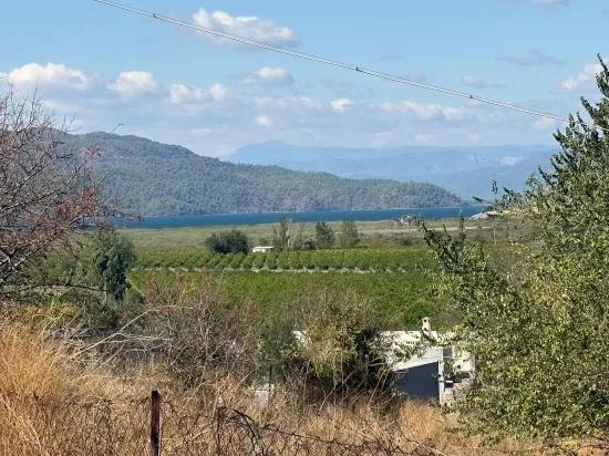 In Karadağ Ein Angebot, Das Dem Boden Wert Hinzufügt