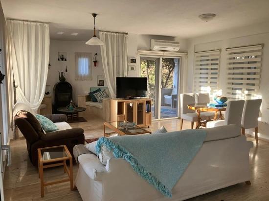 Einzigartige Mediterrane Villa Mit Separatem Apartment