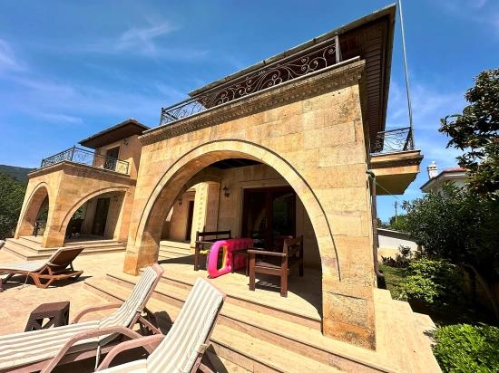 Eine Unvergleichliche, Palastartige Villa Im Herzen Von Dalyan.
