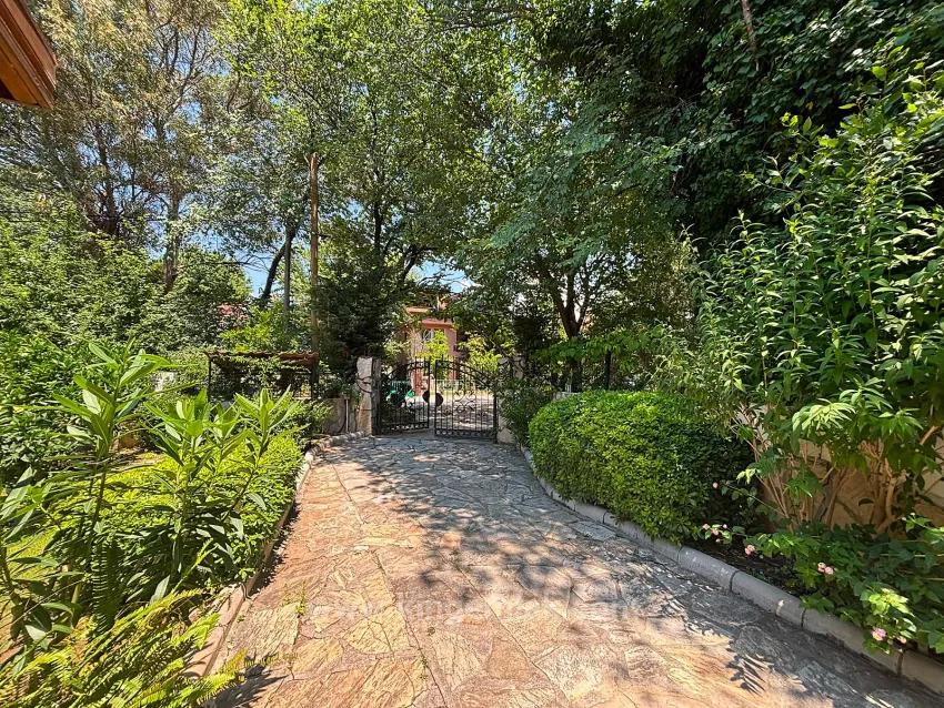 Where Mountain Serenity Meets Timeless Living