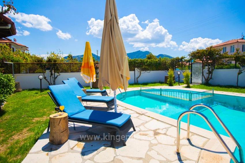 Stylish And Fully Renovated Private Villa With Montenegro Views – Memphis Blue