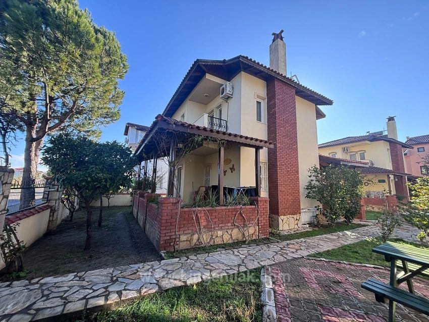 Detached Villa With Shared Pool In A Small Complex.