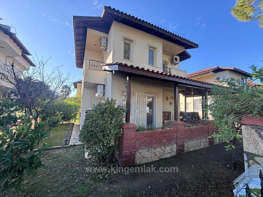 Detached Villa With Shared Pool In A Small Complex.