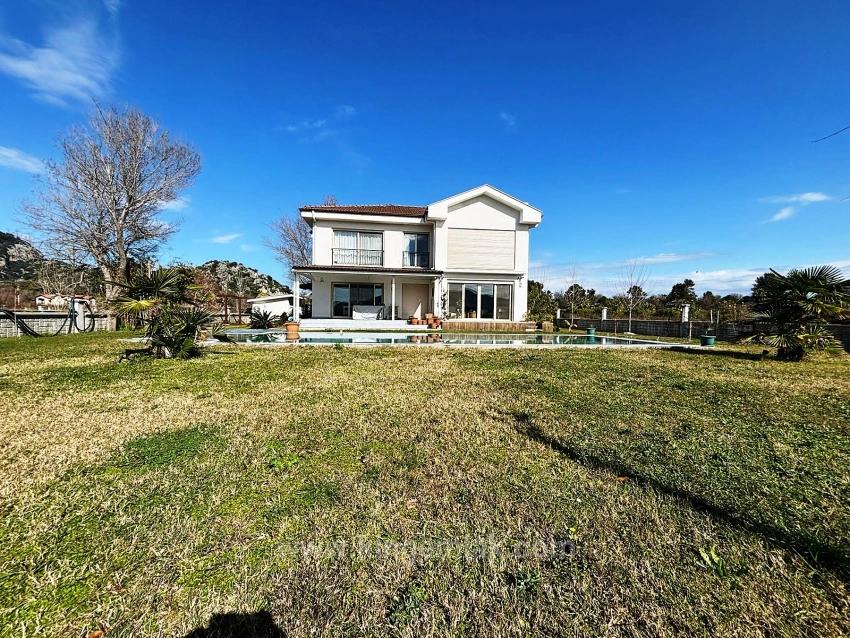 Stylish Villa On 5000M2 Suitable For Citizenship Purchase