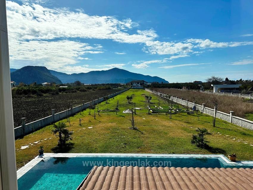 Stylish Villa On 5000M2 Suitable For Citizenship Purchase