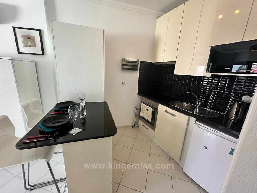 Modern Elegance Integrated With The River