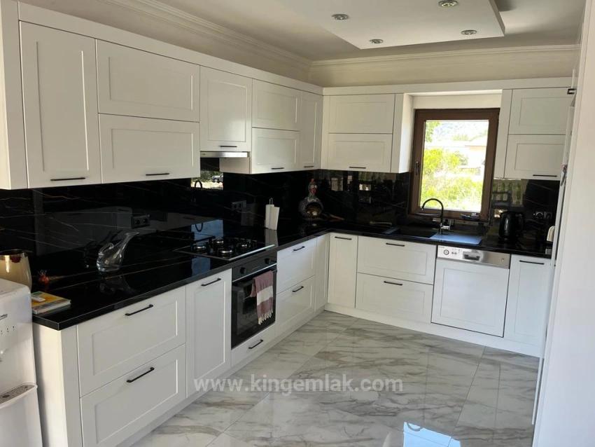 A Timeless Luxury Opening To The View