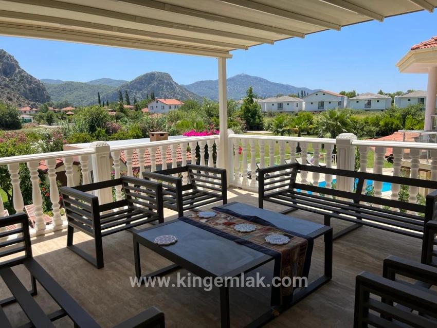 Stunning Villa with Endless Views
