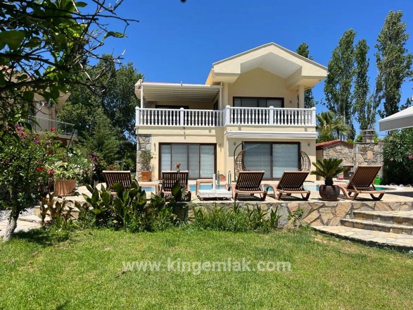 Stunning Villa with Endless Views