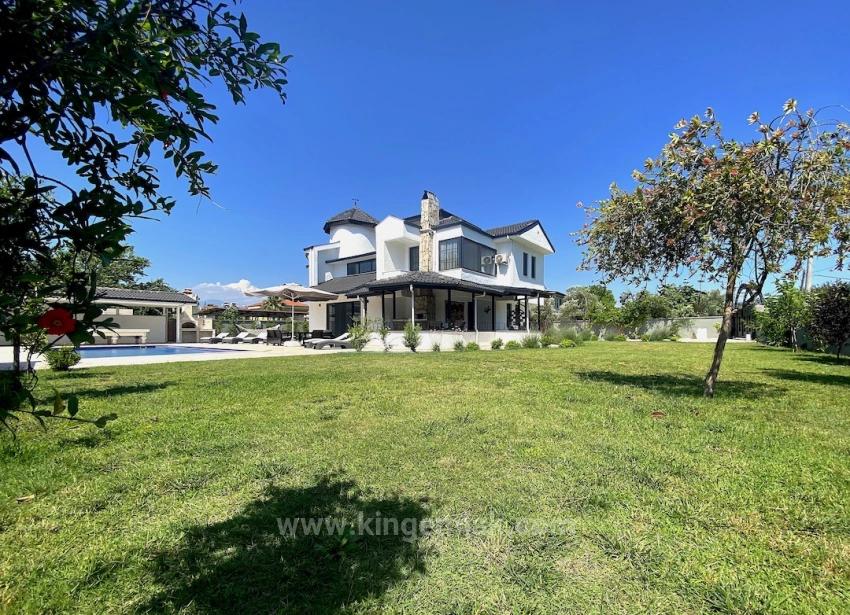 A Fairytale Property, Two Separate Lives