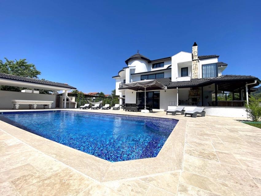 A Fairytale Property, Two Separate Lives