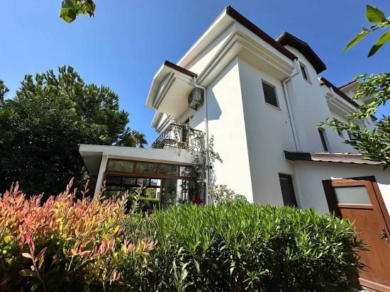 Semi-Detached Villa With Shared Pool In Dalyan Osmanağalar District