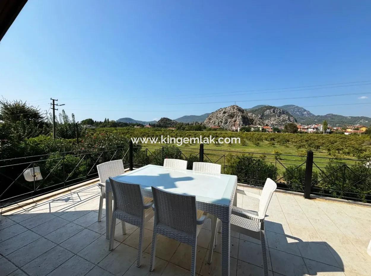 Strikingly Beautiful 3 Bed Villa