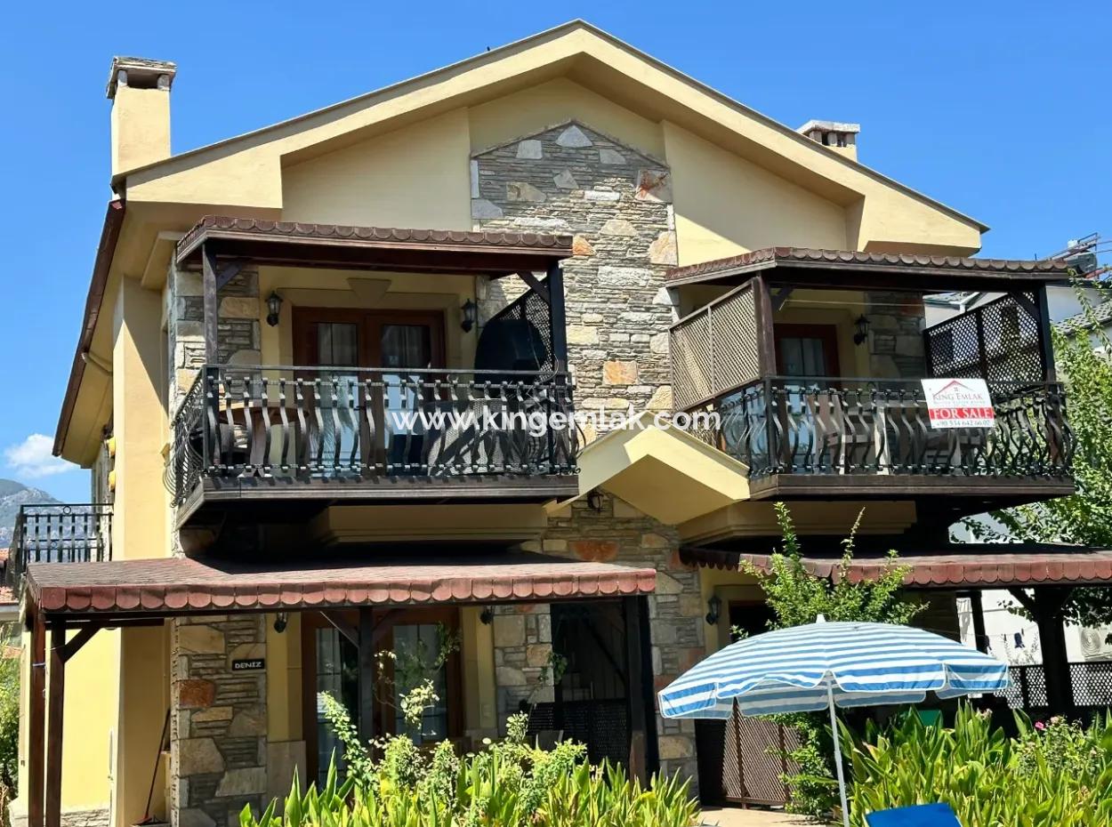 Handsome First Floor Apartment