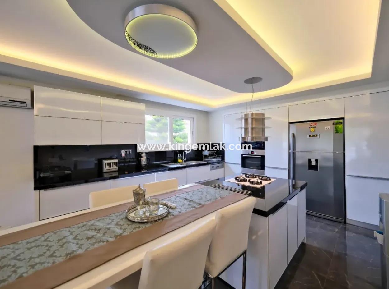 Luxury Detached Villa For Sale In Gülpınar