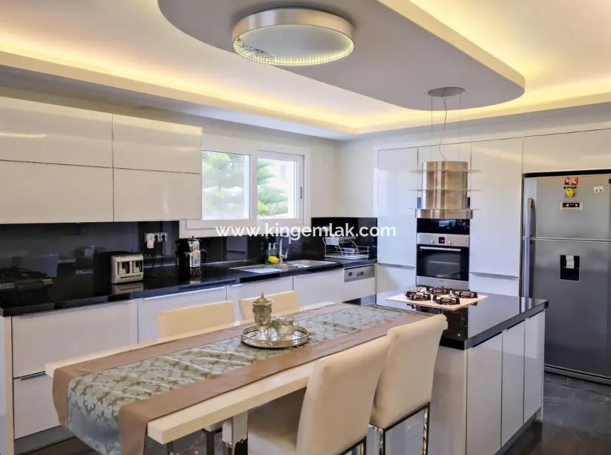 Luxury Detached Villa For Sale In Gülpınar