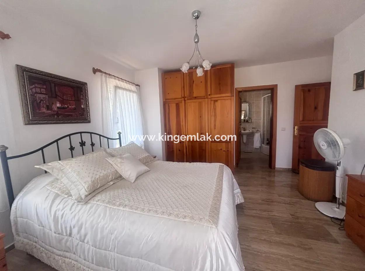 Stunning Villa With Tomb Views