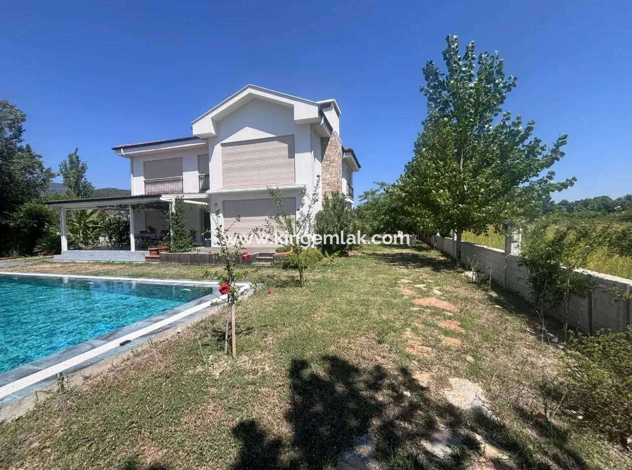 Unique Villa On Large Land