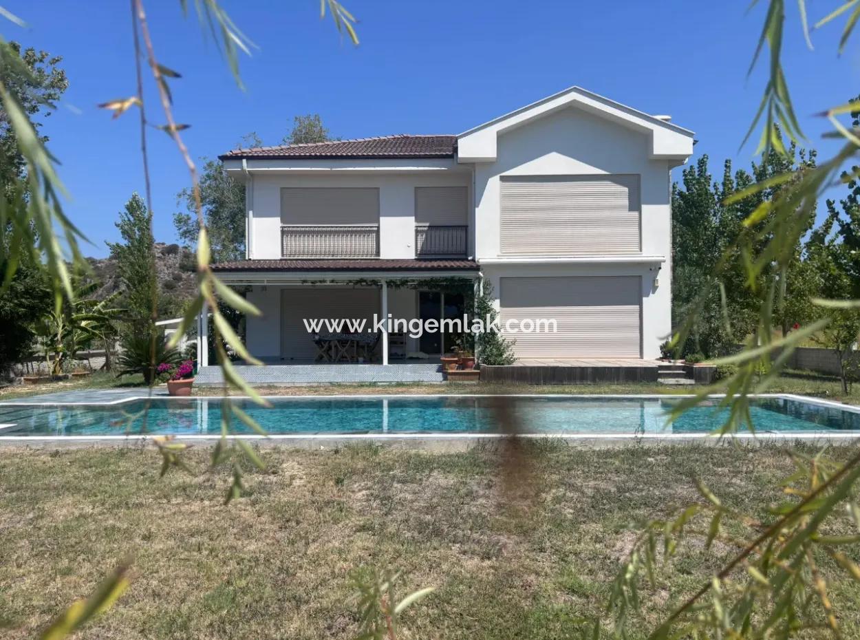 Unique Villa On Large Land