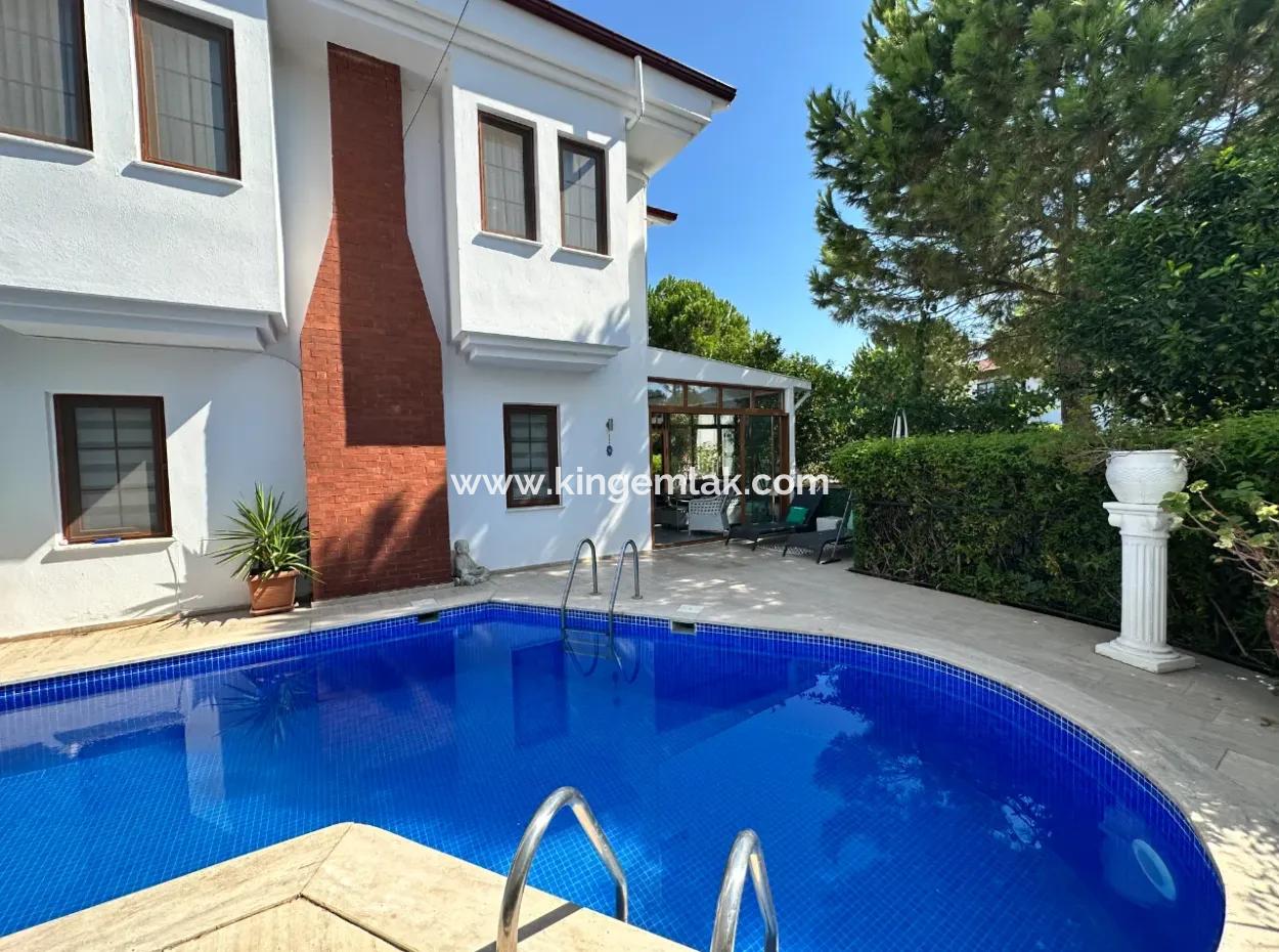Stylish Semi-Detached Villa