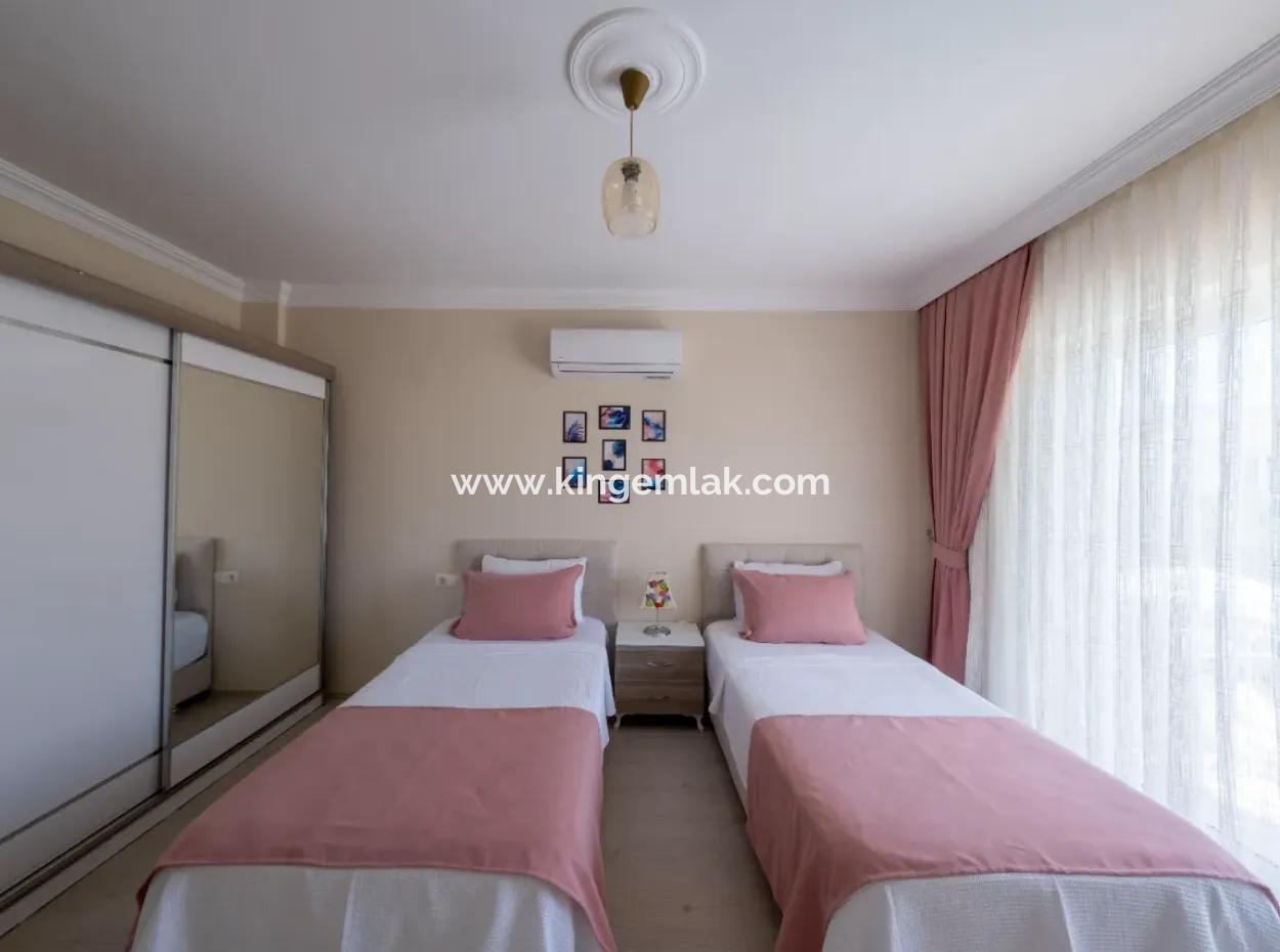 Modern 4 Bed Villa In Quiet Area