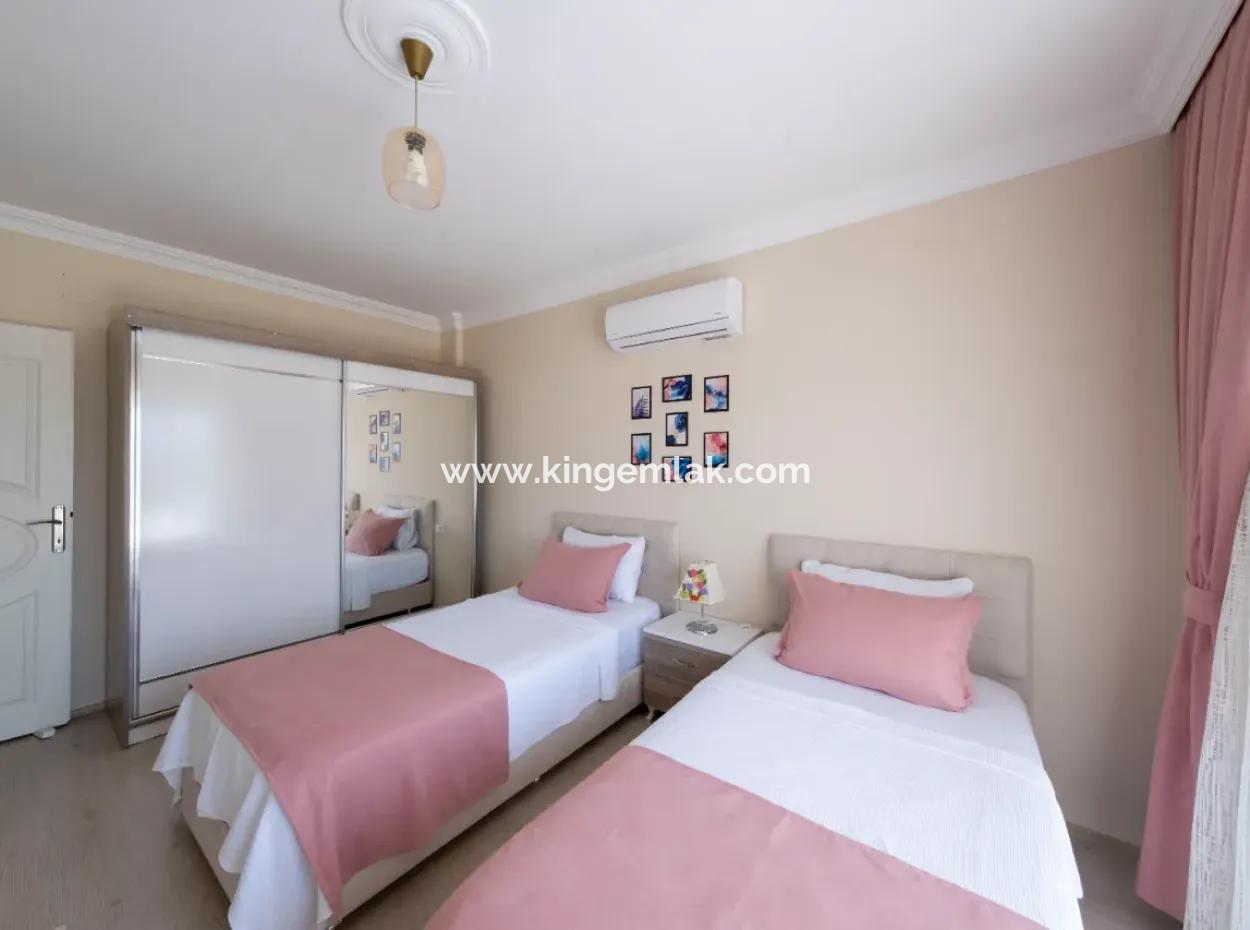 Modern 4 Bed Villa In Quiet Area