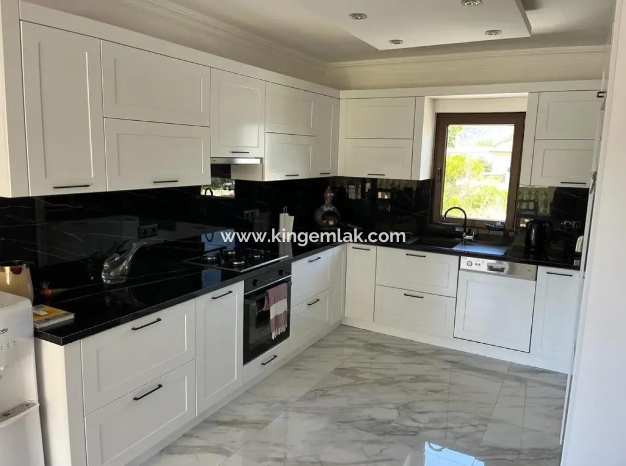 Stunning Detached Private Villa