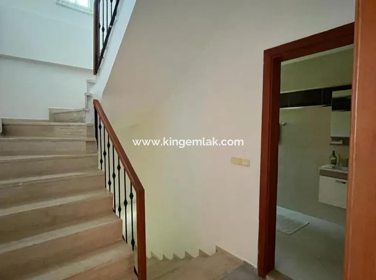 Complex Villa Close To Town