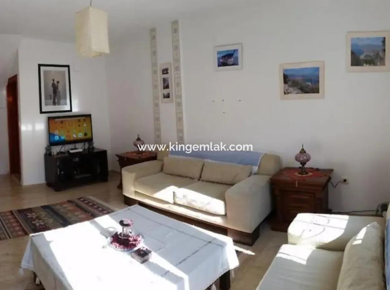 Complex Villa Close To Town