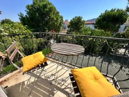 Stylish Semi-Detached Villa